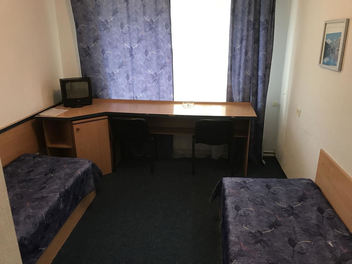 Отель Zhovtnevyi Винница