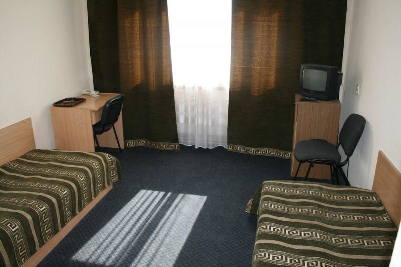Отель Zhovtnevyi Винница
