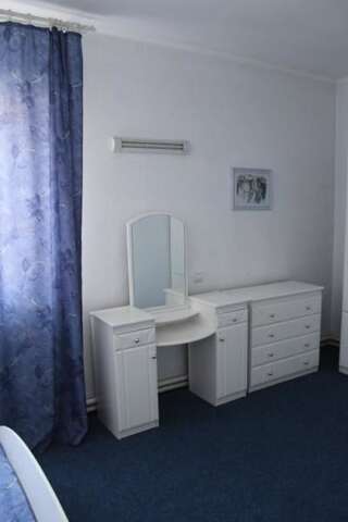 Отель Zhovtnevyi Винница Люкс-2